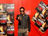 Lenny Kravitz posa ante los medios en París