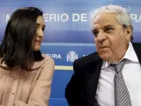 Ángeles González-Sinde y Juan Marsé durante la rueda de prensa de este lunes.