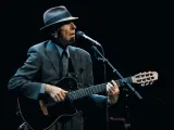 Leonard Cohen, durante una actuación en directo.