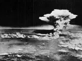 Foto de archivo tomada el 6 de agosto de 1945 de la explosión de la bomba atómica sobre Hiroshima.