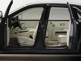Muestra de la apertura de puertas del Rolls-Royce Ghost 200EX.