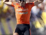 Mikel Astarloza, en una imagen de archivo al lograr la victoria de etapa en el Tour de Francia 2009.