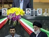 Mahmud Ahmadineyad jura como presidente de Irán.