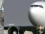 Los pilotos de Air Comet denuncian la "gravísima e insostenible" situación económica de la compañía.