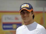 El ex piloto de Renault Nelson Piquet, en el paddock del equipo francés.