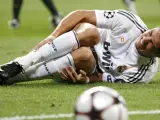 Cristiano Ronaldo se duele del tobillo derecho.