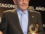 Félix Millet, recibiendo el premio 'Protagonistas'.