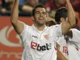 Álvaro Negredo celebra su primer gol en Liga con el Sevilla ante Osasuna.