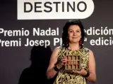 La escritora Clara Sánchez, tras recoger el premio Nadal por "Lo que esconde tu nombre".