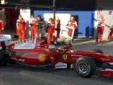 El piloto español de la escudería Ferrari, Fernando Alonso, durante los entrenamientos de pretemporada en Jerez.