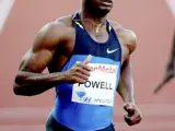 El atleta jamaicano Asafa Powell se proclama vencedorde la final de los 100 metros lisos masculinos, con un tiempo de 9,72 segundos, en la reunión de Oslo (Noruega).