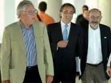 El presidente de la Fundación Orfeo Catlá-Palau de la Música, Fèlix Millet (derecha) acompañado de su mano derecha Jordi Montull (izquierda), y de su abogado (centro).