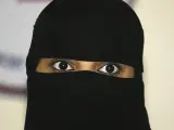 Una doctora saudí asiste a una conferencia de Laura Bush en Riad en octubre de 2007.