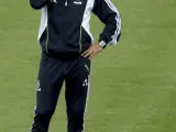 José Mourinho, pensativo en un entrenamiento del Real Madrid.