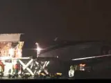 Las autoridades registran un avión de carga en el aeropuerto de Bolonia.
