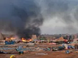 Las Fuerzas de Seguridad de Marruecos desmantelan el campamento 'Gdaim Izik' ubicado en las afueras de la ciudad de Laayoun.