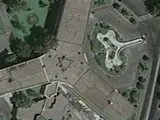 Imagen de la captura realizada por Google Earth sobre el tejado del aeropuerto de Teherán.