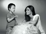 Jaime y la periodista Sara Carbonero posan para el Calendario de la Fundación Talita 2011.
