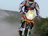 El motociclista español Marc Coma conduce su KTM.