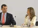El príncipe Felipe y la princesa Letizia presiden una reunión del Patronato de la Fundación Príncipe de Girona.