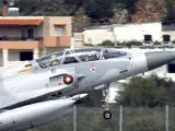 Un avión de la OTAN en una base griega.