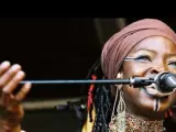 La cantante de Costa de Marfil, Dobet Gnahoré.