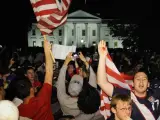 Celebraciones frente a la Casa Blanca, tras el anuncio de la muerte de Bin Laden.