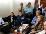 Icónica imágen en la que el presidente de EE UU Barack Obama, junto a varios miembros del equipo de seguridad nacional estadounidense, sigue en riguroso directo la misión que acabó con la caputra y muerte de Osama bin Laden en Pakistán.