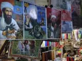 Carteles de Bin Laden, a la venta en un mercado de Quetta (Pakistán).