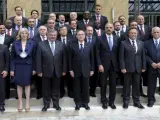 Foto de familia de los ministros de Interior del G8 y otros 14 países invitados, que han asistido a una reunión dedicada a combatir el tráfico transatlántico de cocaína.