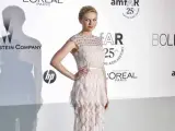 La actriz estadounidense Kirsten Dunst asiste a la gala amfAR contra el sida en el hotel du Cap de Antibes.