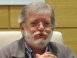 Juan Carlos Rodríguez Ibarra cree que hay más propuestas que hacer para reducir el déficit que "meter las narices en otra región".