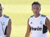 Pepe, Cristiano, Benzema y Ozil, durante un entrenamiento del Real Madrid.