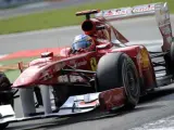 Alonso pilota su Ferrari, en Monza.