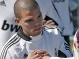 El portugués Pepe, central del Real Madrid, durante un entrenamiento.