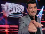 El presentador Arturo Valls, en el plató de su concurso '¡Ahora Caigo!'.