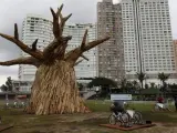 Una escultura de un baobab, construida con motivo de la Cumbre del Clima en Durban (Sudáfrica).
