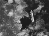 El naufragio del 'Costa Concordia' visto desde un satélite.
