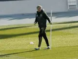 José Mourinho, entrenador del Real Madrid, entrenando.