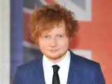 El cantante británico Ed Sheeran, ganador del premio a Mejor Artista masculino y Mejor Artista Revelación, en la ceremonia de los Brit Awards.