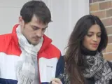 Sara Carbonero e Iker Casillas, abandonando su residencia en Boadilla.