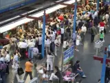 Usuarios del metro, durante una de las jornadas de huelga.