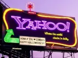Cartel luminoso de Yahoo.