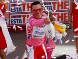 -El ciclista español Joaquim 'Purito' Rodríguez (Katusha) celebra en el podio la victoria en la décima etapa del Giro de Italia, disputada entre Civitavecchia y Assisi.