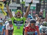 Andrea Guardini se impuso en el 'sprint' de la decimoctava etapa del Giro de Italia.