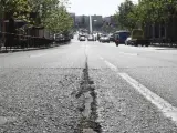 Imagen de un socavón en la calle Alcalá, en Madrid.