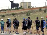 Las columnas de mineros leoneses y asturianos que forman parte de la denominada "marcha del carbón" o "marcha negra" en la segunda etapa conjunta de su recorrido a Madrid.