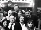 Algunos de los miembros del reparto de 'El Barco' tras finalizar el rodaje de la tercera temporada.