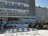 Amigos y familiares de Uribetxebarria protestan ante el hospital Donostia para la puesta en libertad del secuestrador de Ortega Lara.