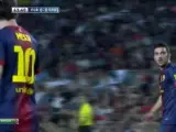 Messi y Villa discuten tras una ocasión fallada ante el Granada.